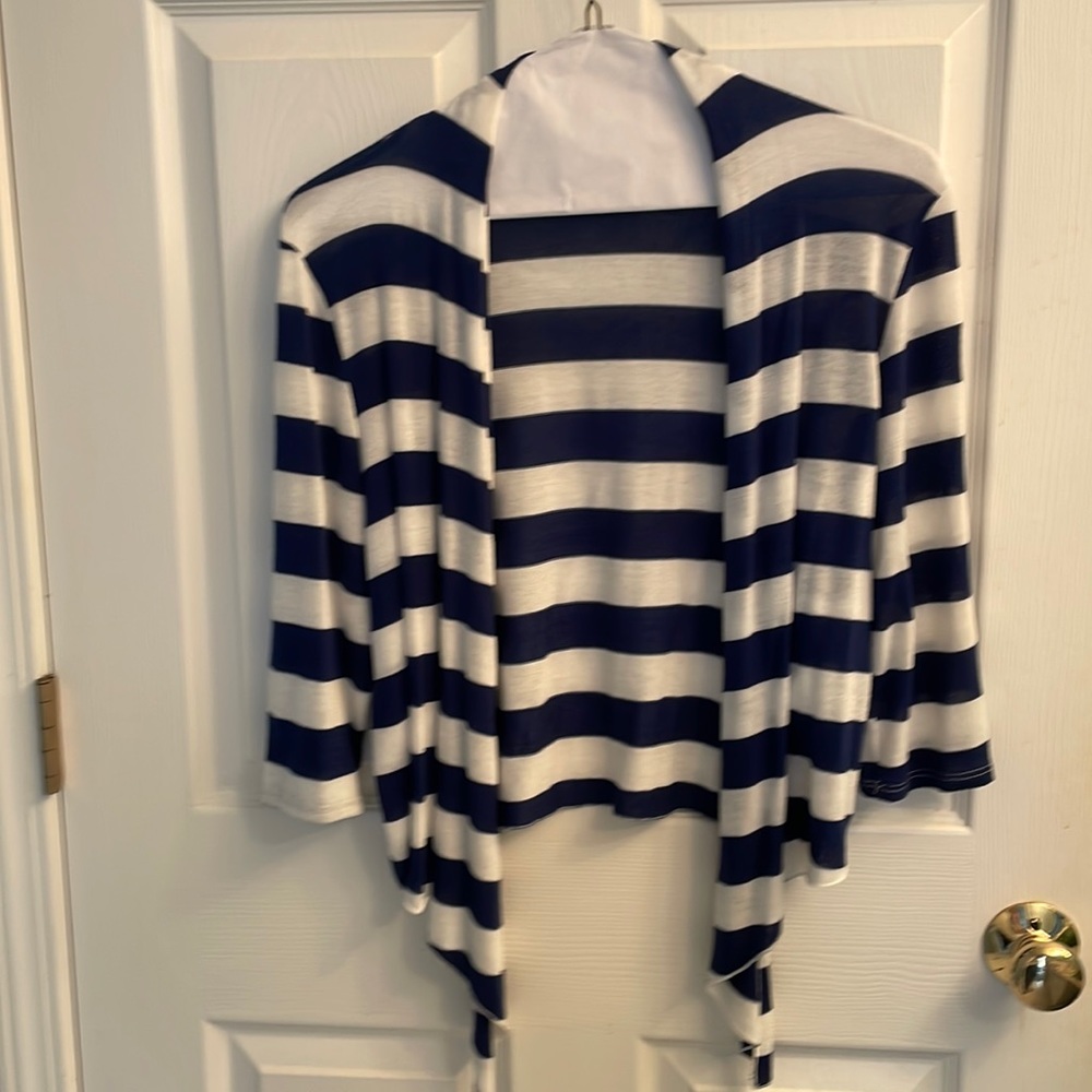 Size L blue & white striped cardigan wrap